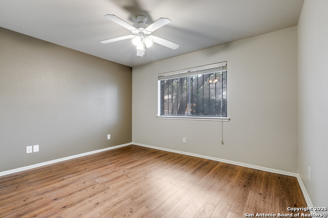 Image 18 of 25 For 11807 Sunburst  403