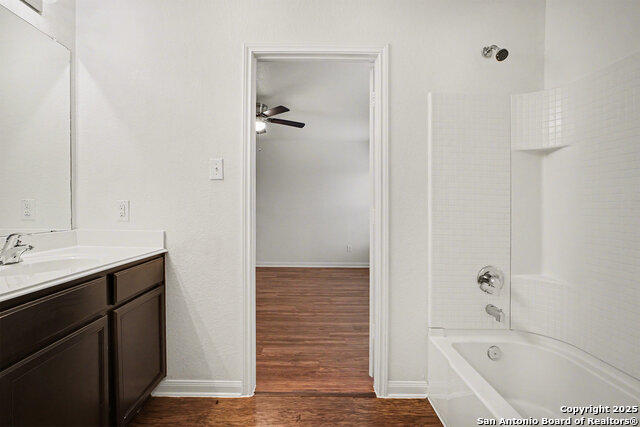 Listing photo id 10 for 7329 Canyon Light