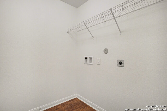 Listing photo id 13 for 7329 Canyon Light