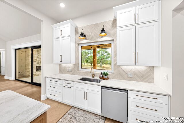 Listing photo id 8 for 1583 Palomino Springs