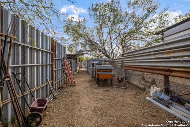 Listing photo id 31 for 155 County Road 6712