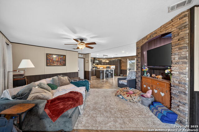 Listing photo id 6 for 155 County Road 6712