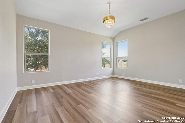 Image 27 of 50 For 333 Canon Hill