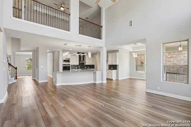 Image 5 of 50 For 333 Canon Hill