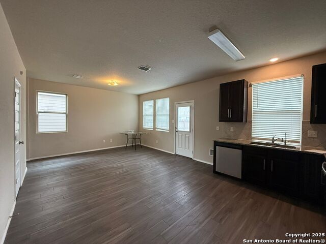 Image 3 of 14 For 10534 Green Rock