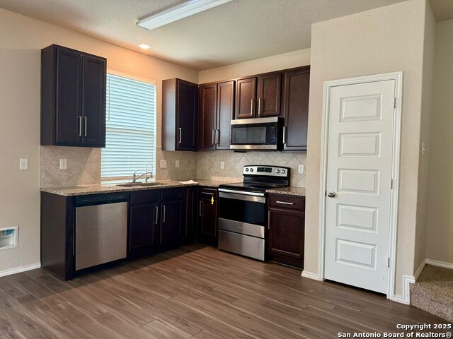 Image 4 of 14 For 10534 Green Rock