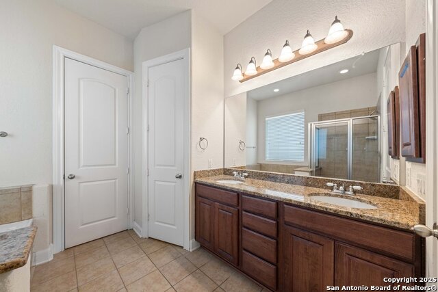 Image 21 of 47 For 11230 Begonia Rock