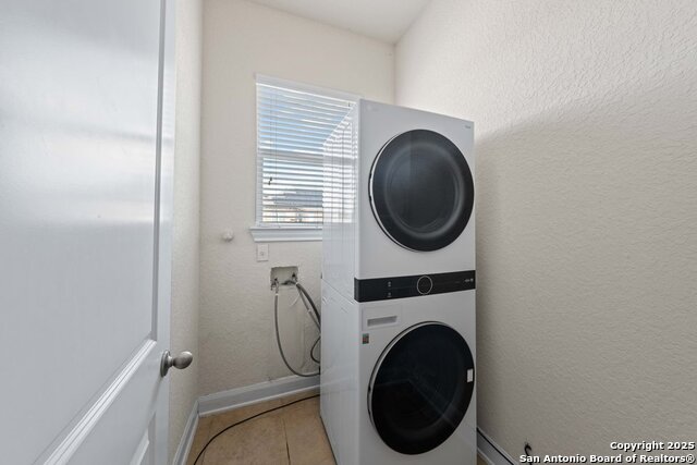 Image 35 of 47 For 11230 Begonia Rock