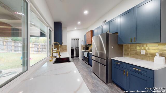 Image 15 of 50 For 8258 Phoenix