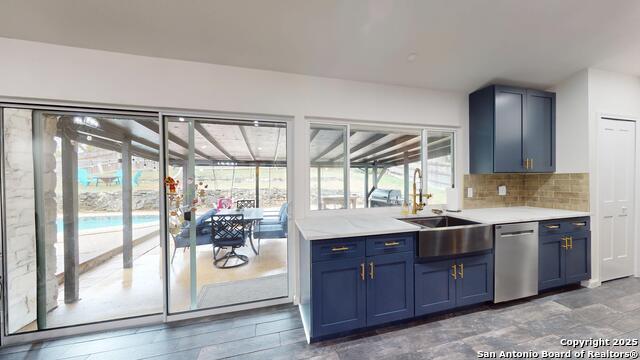 Image 16 of 50 For 8258 Phoenix