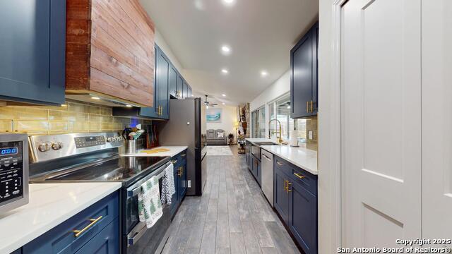 Image 20 of 50 For 8258 Phoenix