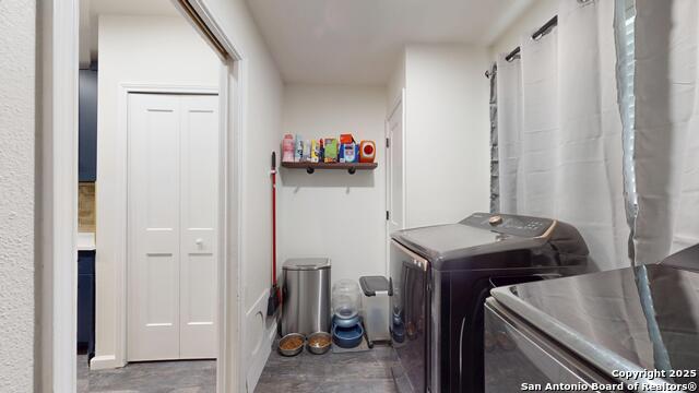 Image 22 of 50 For 8258 Phoenix