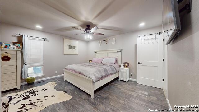 Image 32 of 50 For 8258 Phoenix