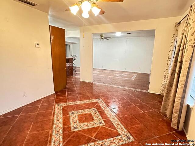 Image 4 of 5 For 4922 Hemphill