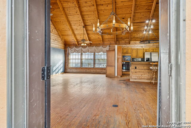 Listing photo id 14 for 430 Stoney Ridge