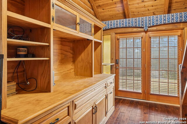 Listing photo id 34 for 430 Stoney Ridge