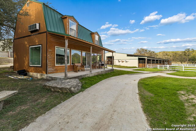 Listing photo id 47 for 430 Stoney Ridge