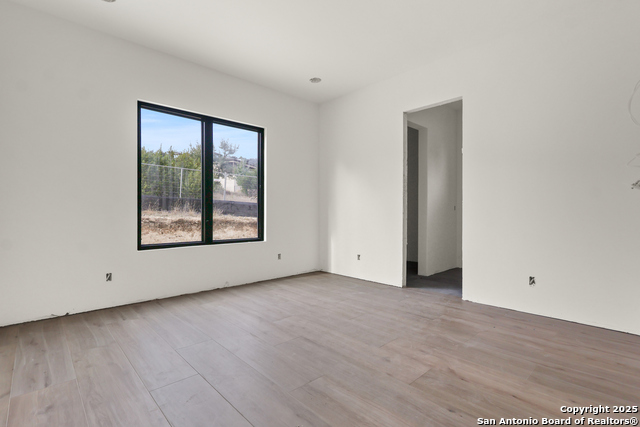 Image 18 of 25 For 23111 Tablerock