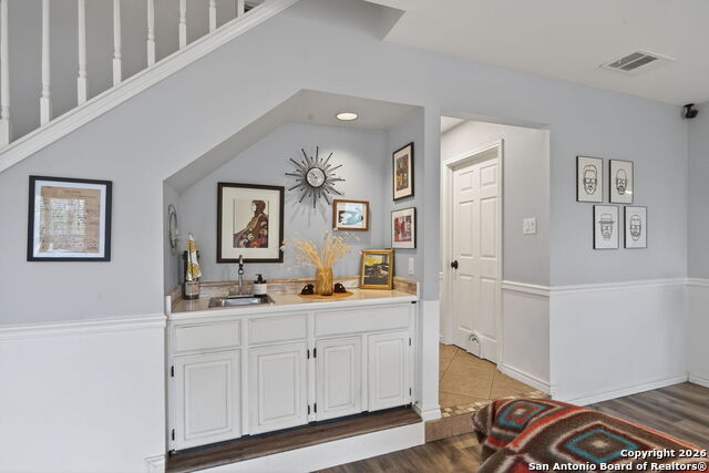 Image 16 of 27 For 7802 Benbrook