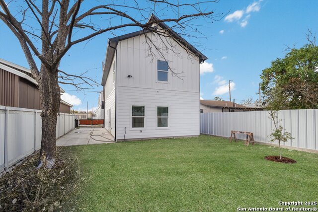 Image 18 of 20 For 153 Stribling