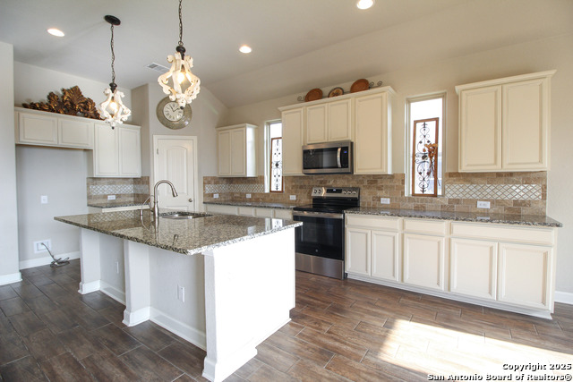 Image 5 of 33 For 1024 Water Oak