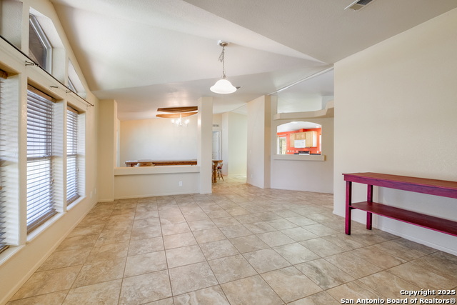 Image 5 of 32 For 1075 Quail Run