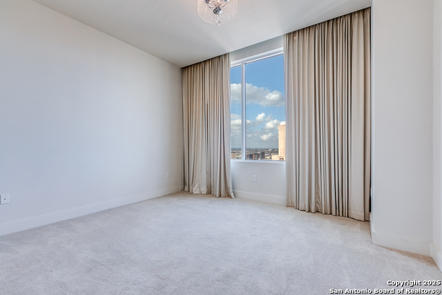 Image 18 of 31 For 610 Market Street E Unit 2510