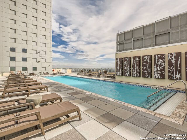 Image 26 of 31 For 610 Market Street E Unit 2510