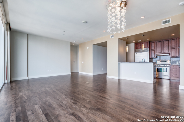 Image 3 of 31 For 610 Market Street E Unit 2510