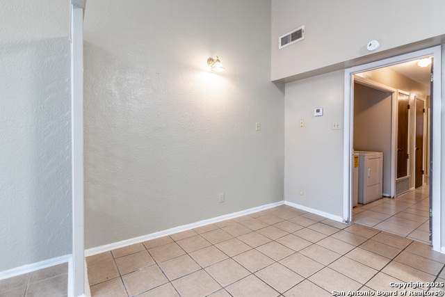 Image 9 of 24 For 317 Gaiety Ln