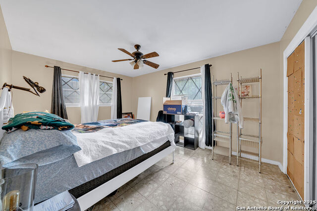 Image 16 of 26 For 3923 Longridge Drive