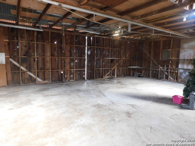 Image 25 of 33 For 30 Crestline Dr