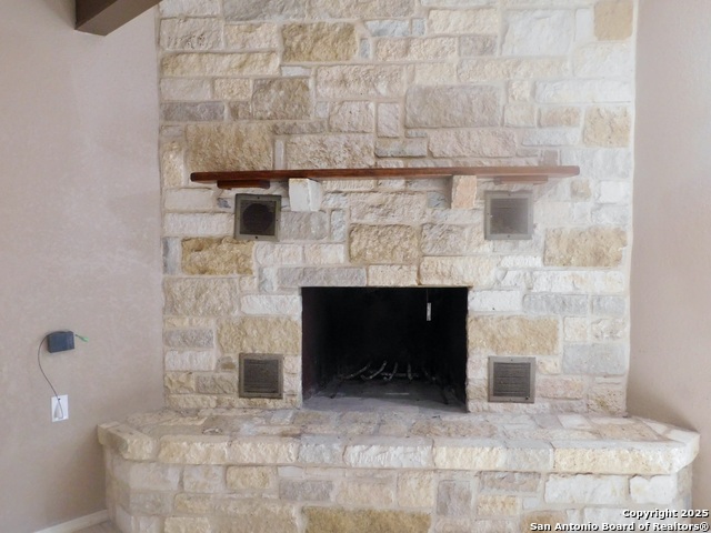 Image 7 of 33 For 30 Crestline Dr