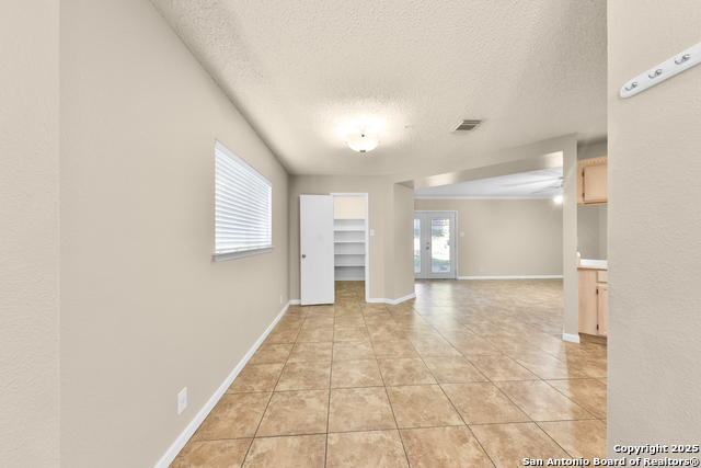 Image 14 of 33 For 807 Ellison Dr S