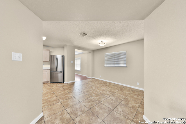 Image 16 of 33 For 807 Ellison Dr S