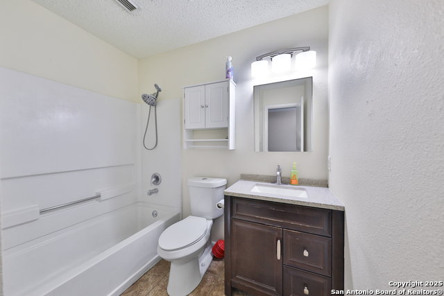 Image 26 of 33 For 807 Ellison Dr S