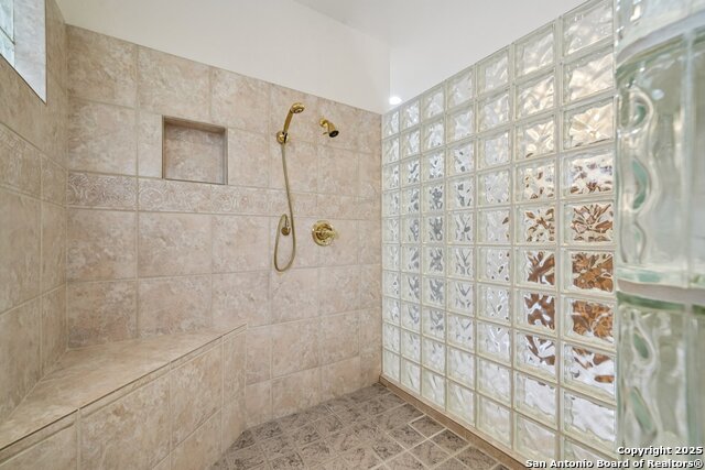 Image 29 of 47 For 17306 Fountain Mist