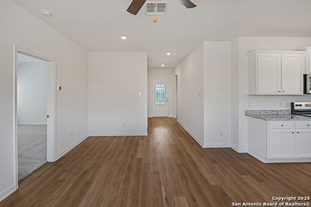 Image 3 of 31 For 16140 Farmer