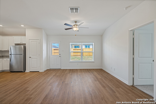 Image 4 of 31 For 16140 Farmer