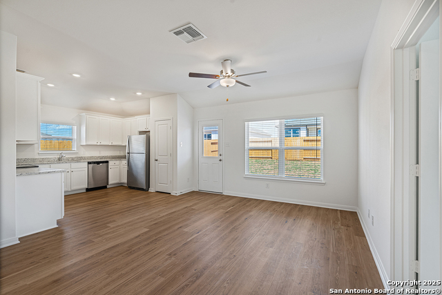 Image 5 of 31 For 16140 Farmer