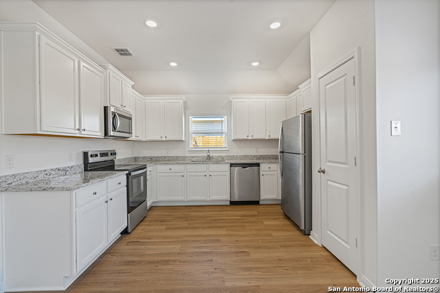 Image 7 of 31 For 16140 Farmer