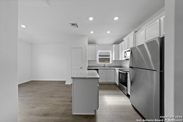 Image 10 of 30 For 16021 Stratford Cove