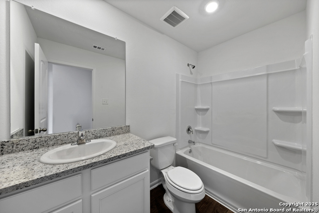 Image 16 of 30 For 16021 Stratford Cove