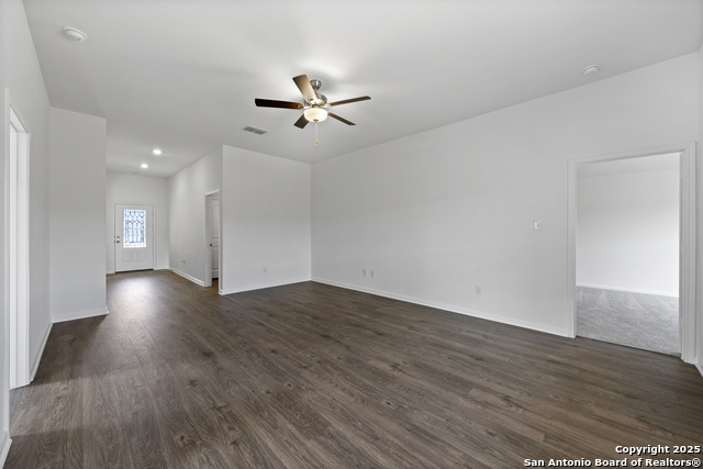 Image 3 of 30 For 16021 Stratford Cove