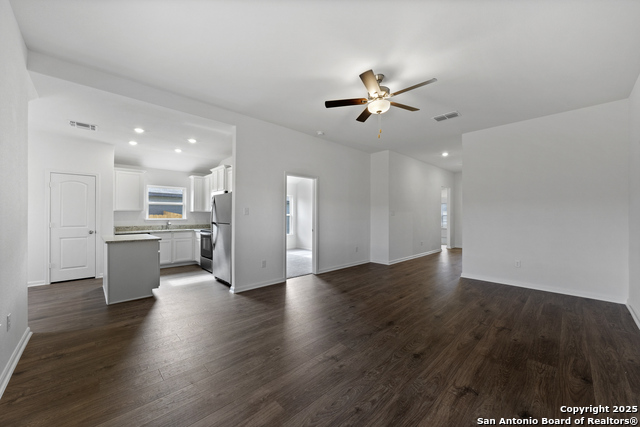 Image 4 of 30 For 16021 Stratford Cove