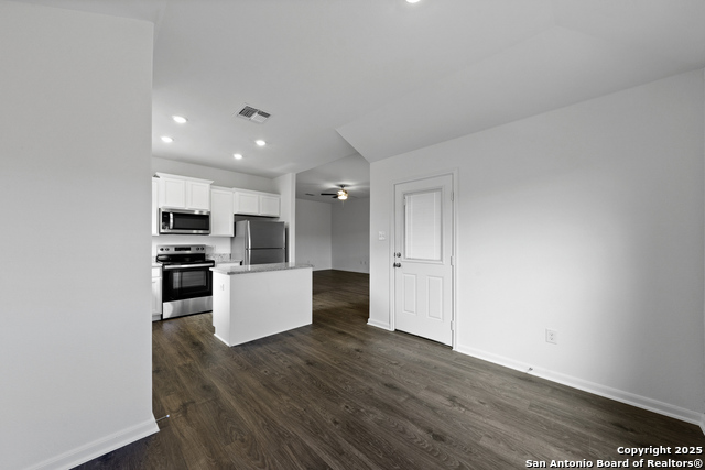 Image 8 of 30 For 16021 Stratford Cove