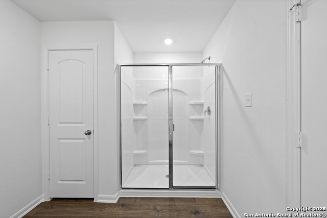 Image 11 of 27 For 16024 Stratford Cove