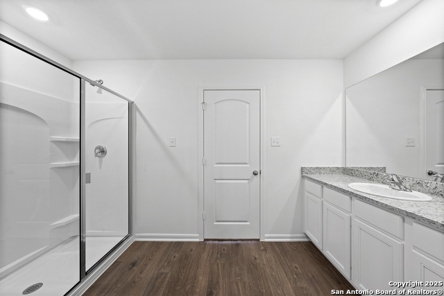 Image 12 of 27 For 16024 Stratford Cove