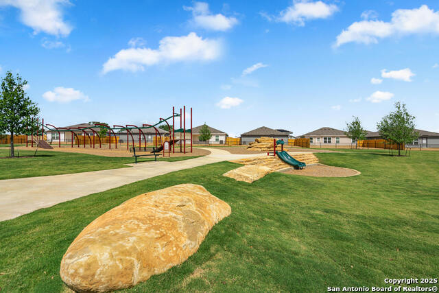 Image 20 of 27 For 16024 Stratford Cove