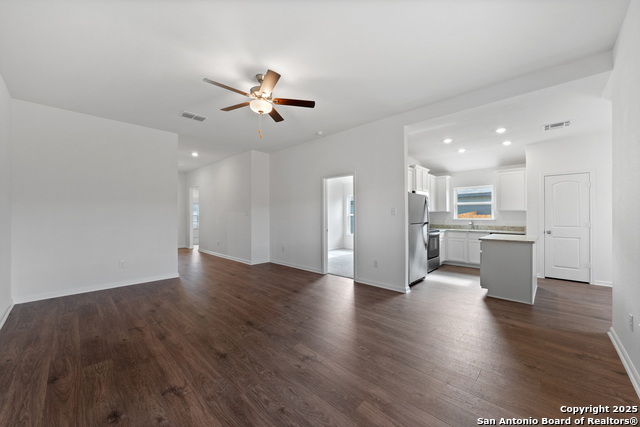 Image 3 of 27 For 16024 Stratford Cove